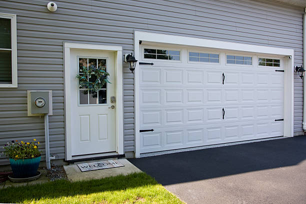 24/7 Emergency Garage Door Panel Replacement experts in Tama, IA